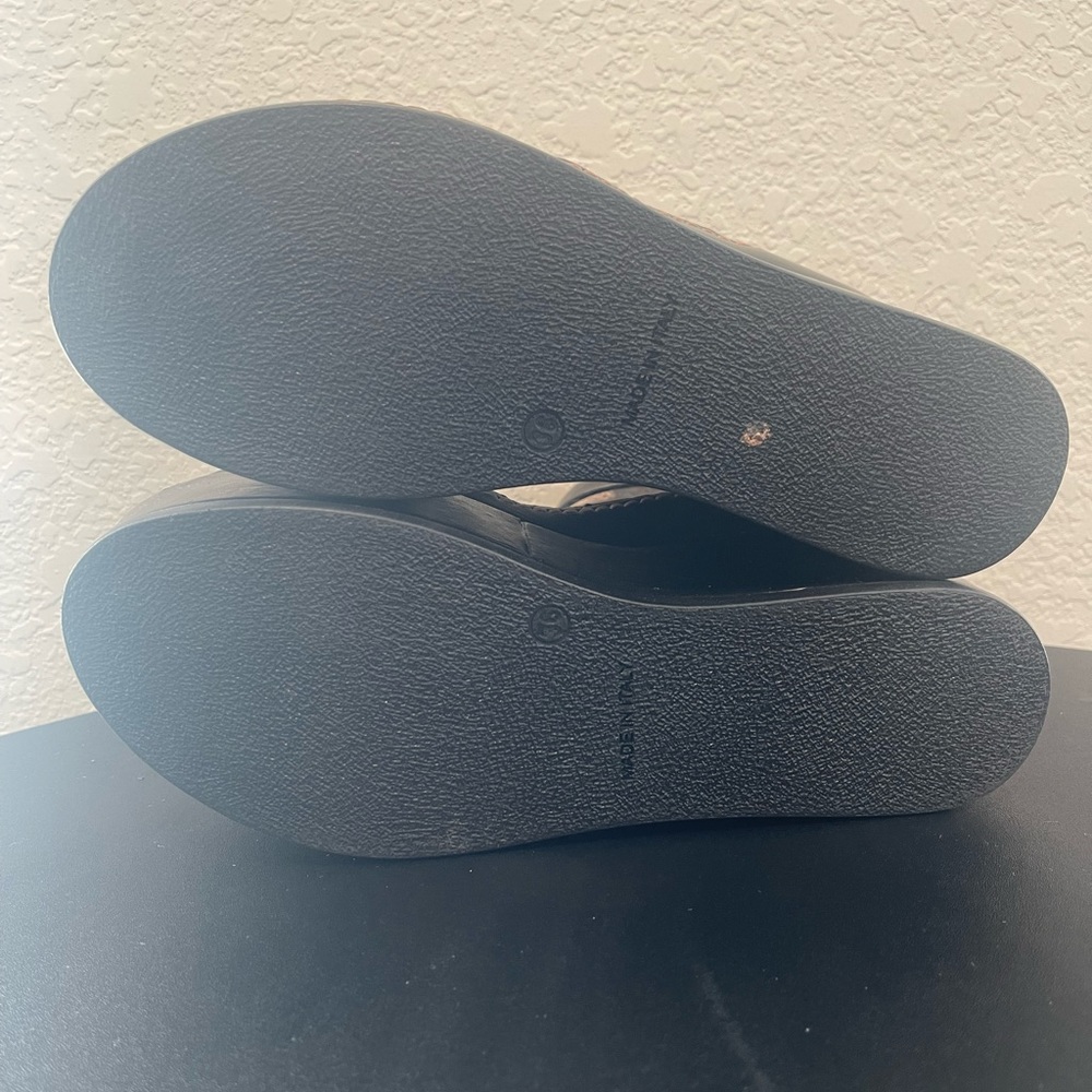 BCBG Sandals - Picture 7 of 7
